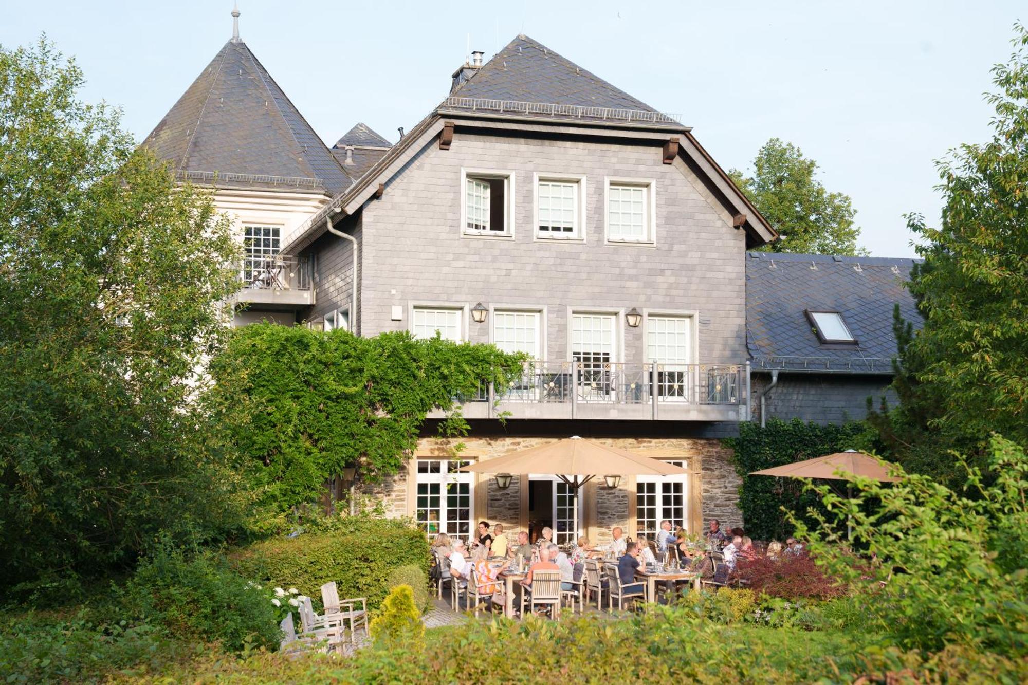 Hofgut Georgenthal Hotel Hohenstein ภายนอก รูปภาพ