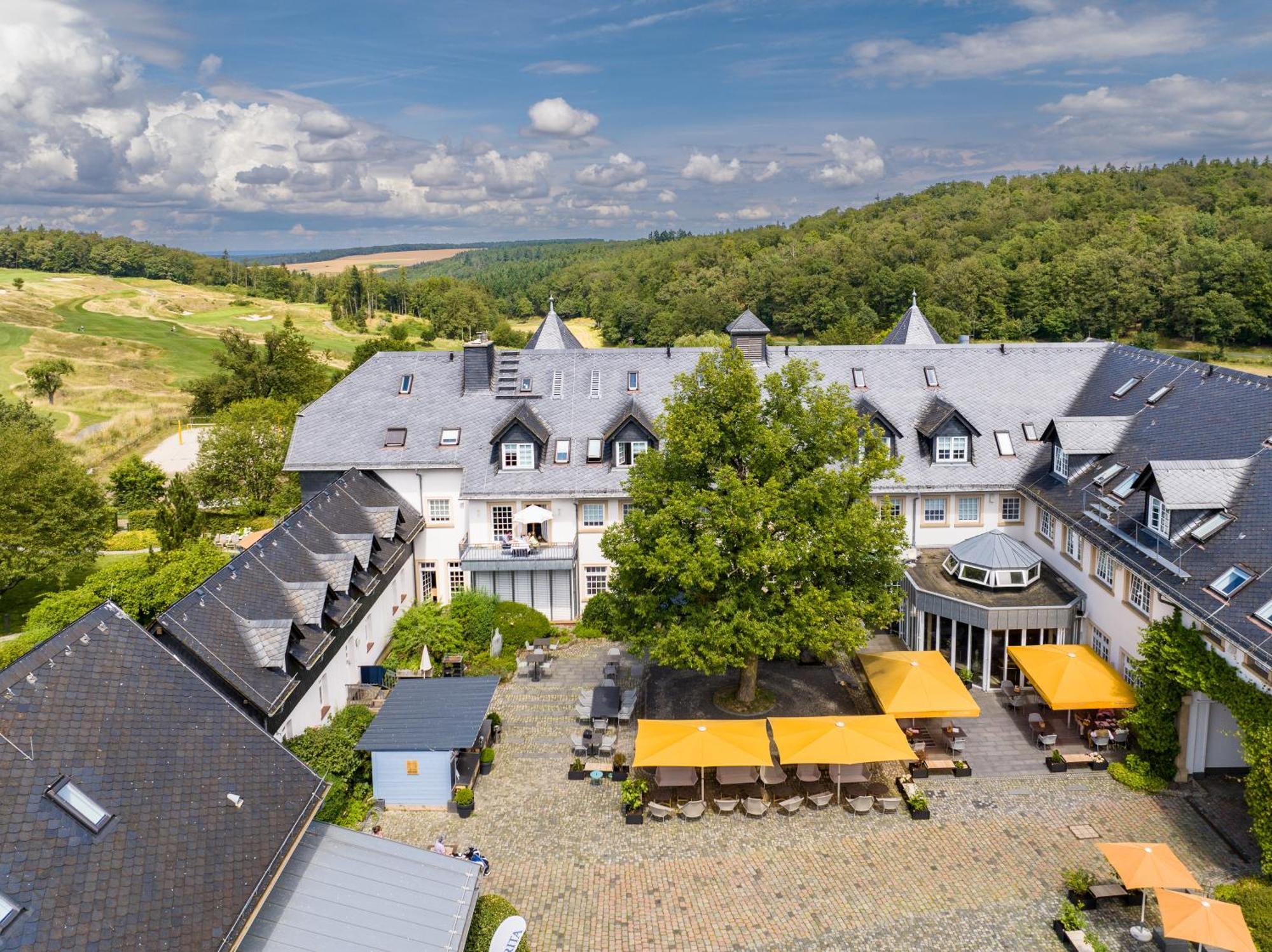 Hofgut Georgenthal Hotel Hohenstein ภายนอก รูปภาพ