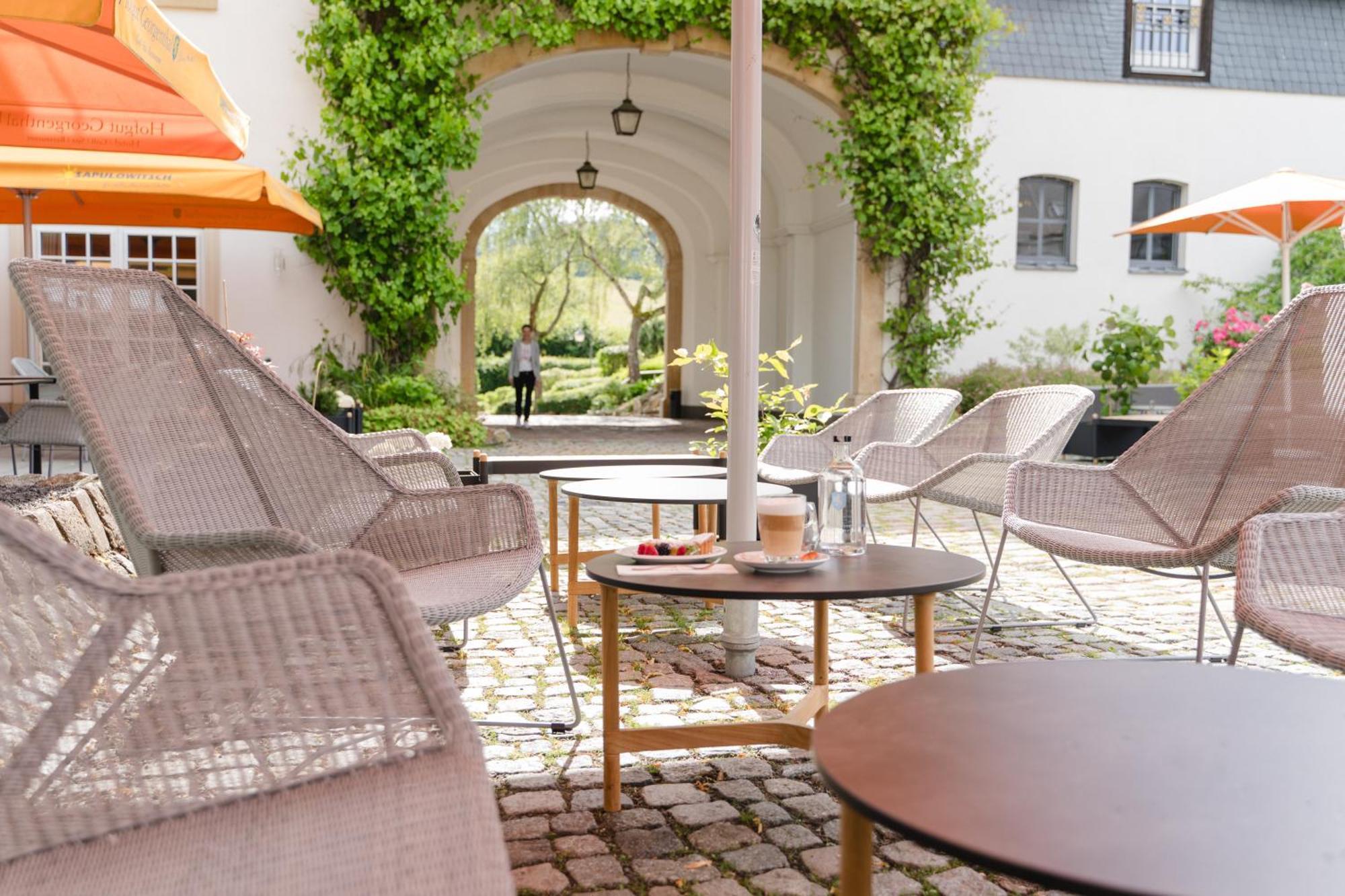 Hofgut Georgenthal Hotel Hohenstein ภายนอก รูปภาพ