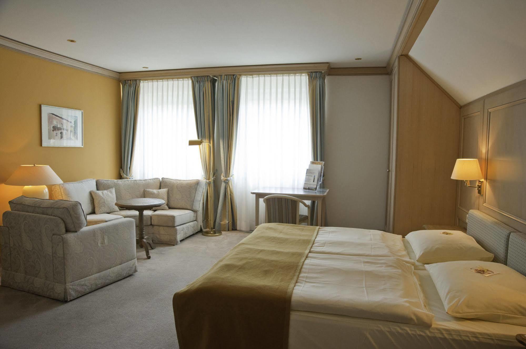 Hofgut Georgenthal Hotel Hohenstein ภายนอก รูปภาพ