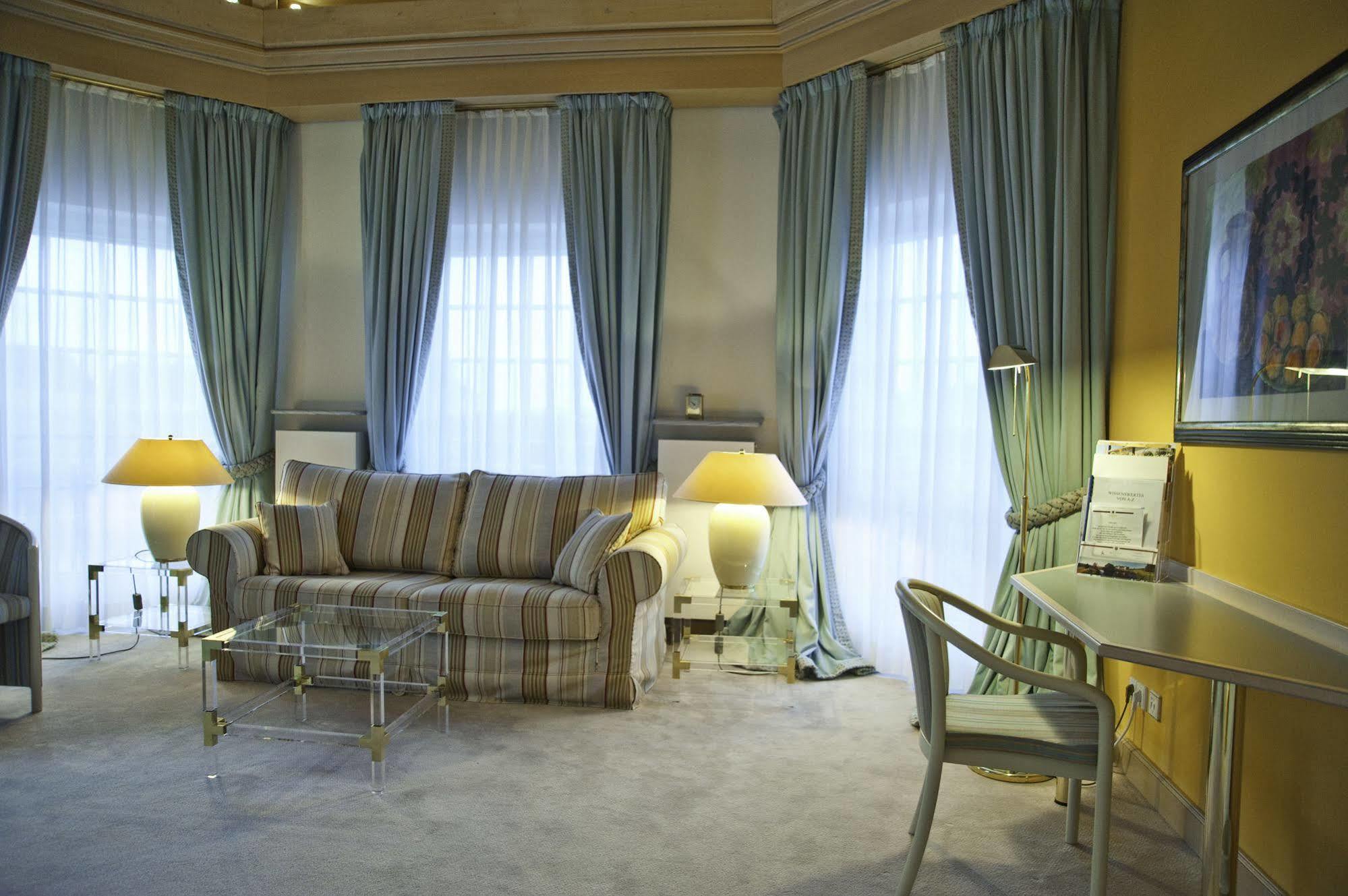 Hofgut Georgenthal Hotel Hohenstein ภายนอก รูปภาพ