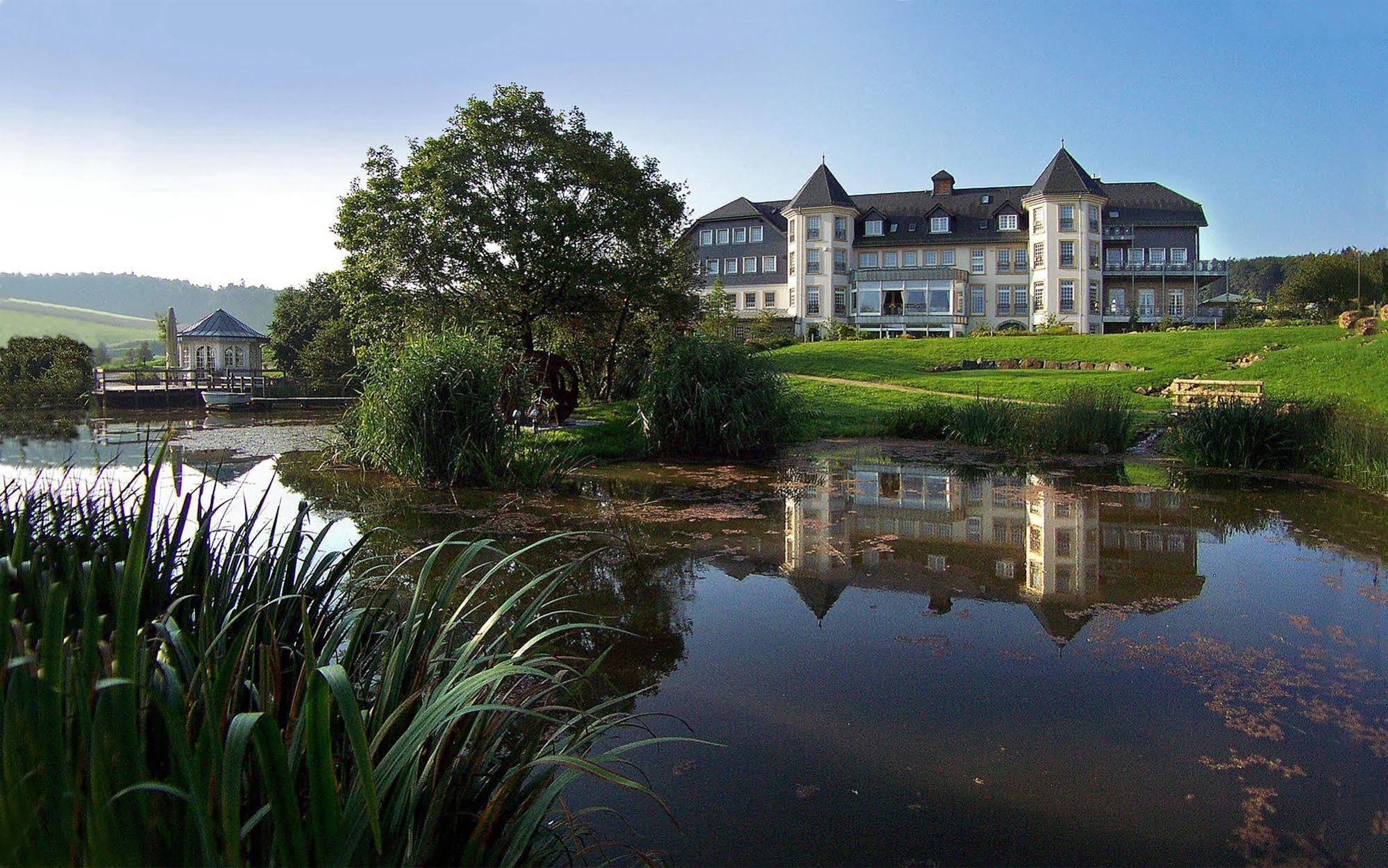 Hofgut Georgenthal Hotel Hohenstein ภายนอก รูปภาพ
