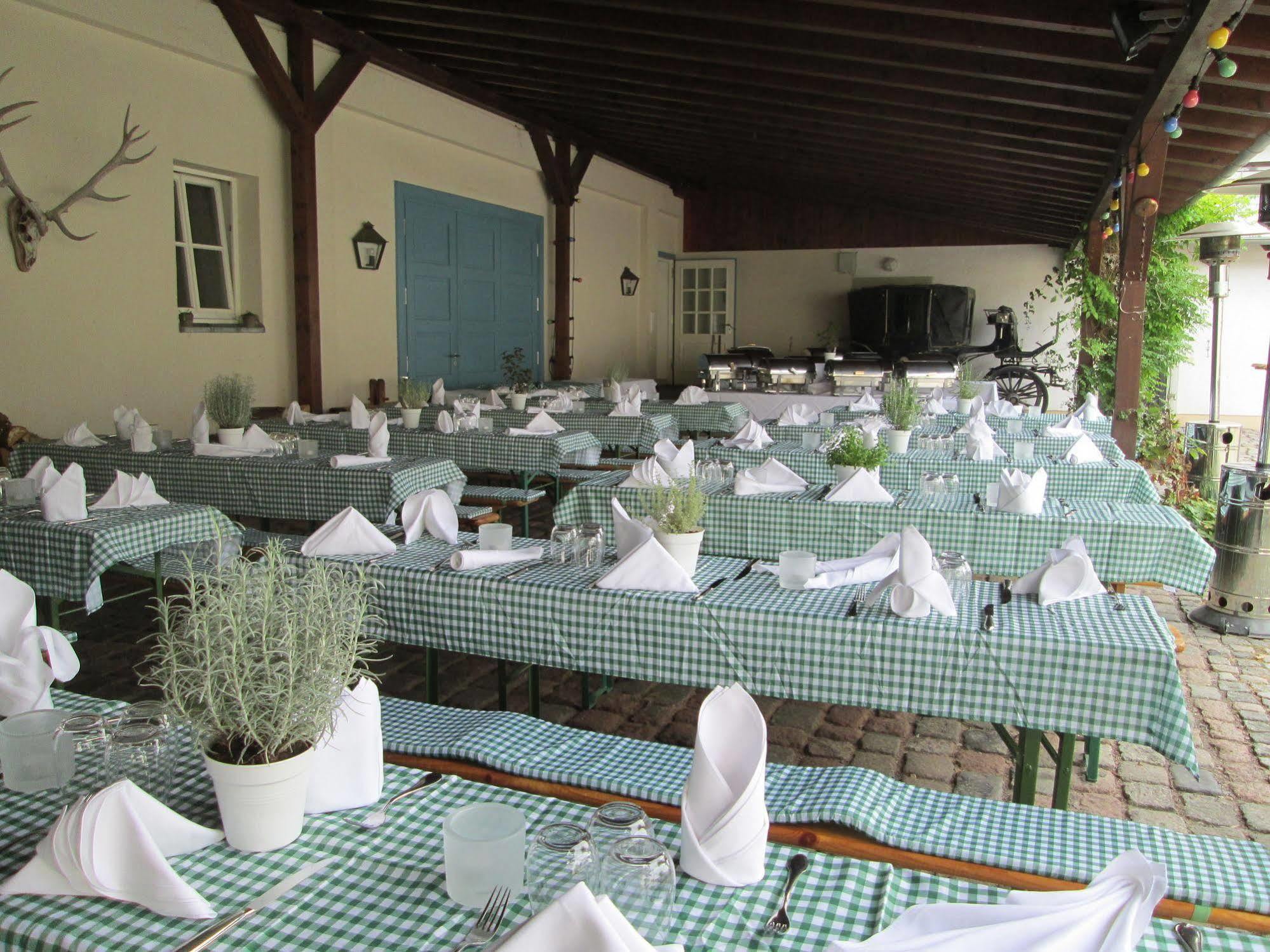Hofgut Georgenthal Hotel Hohenstein ภายนอก รูปภาพ